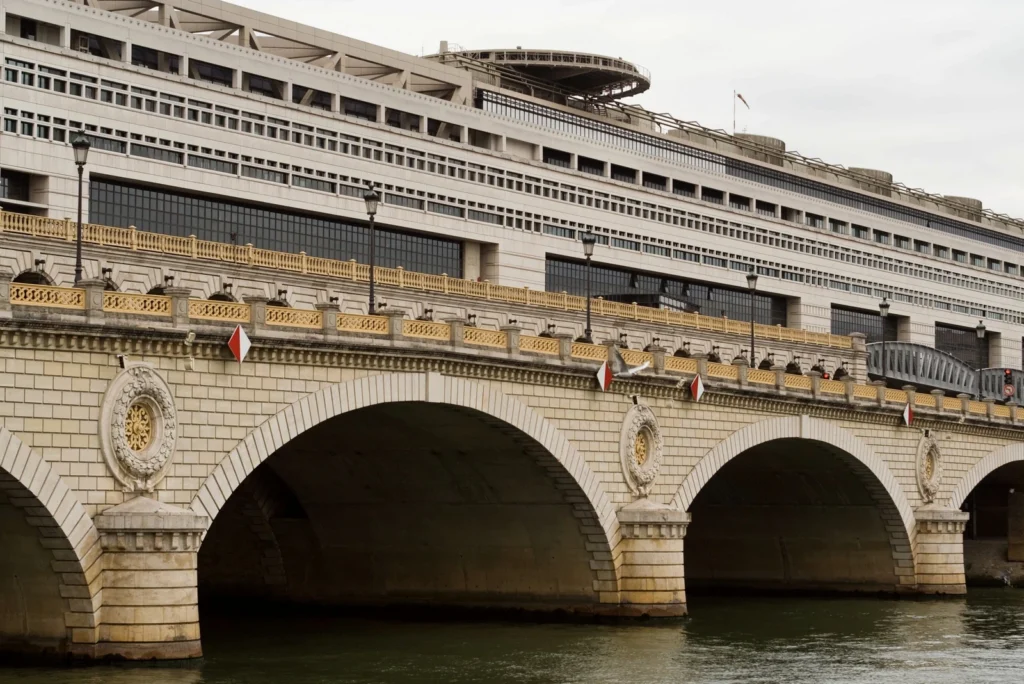 Fuite de données DGFiP : bâtiment du ministère de l'Économie et des Finances à Bercy