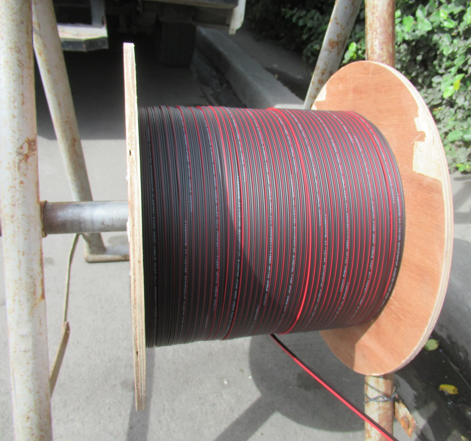 Câbles de fibre optique, symbole de la fuite de données SFR