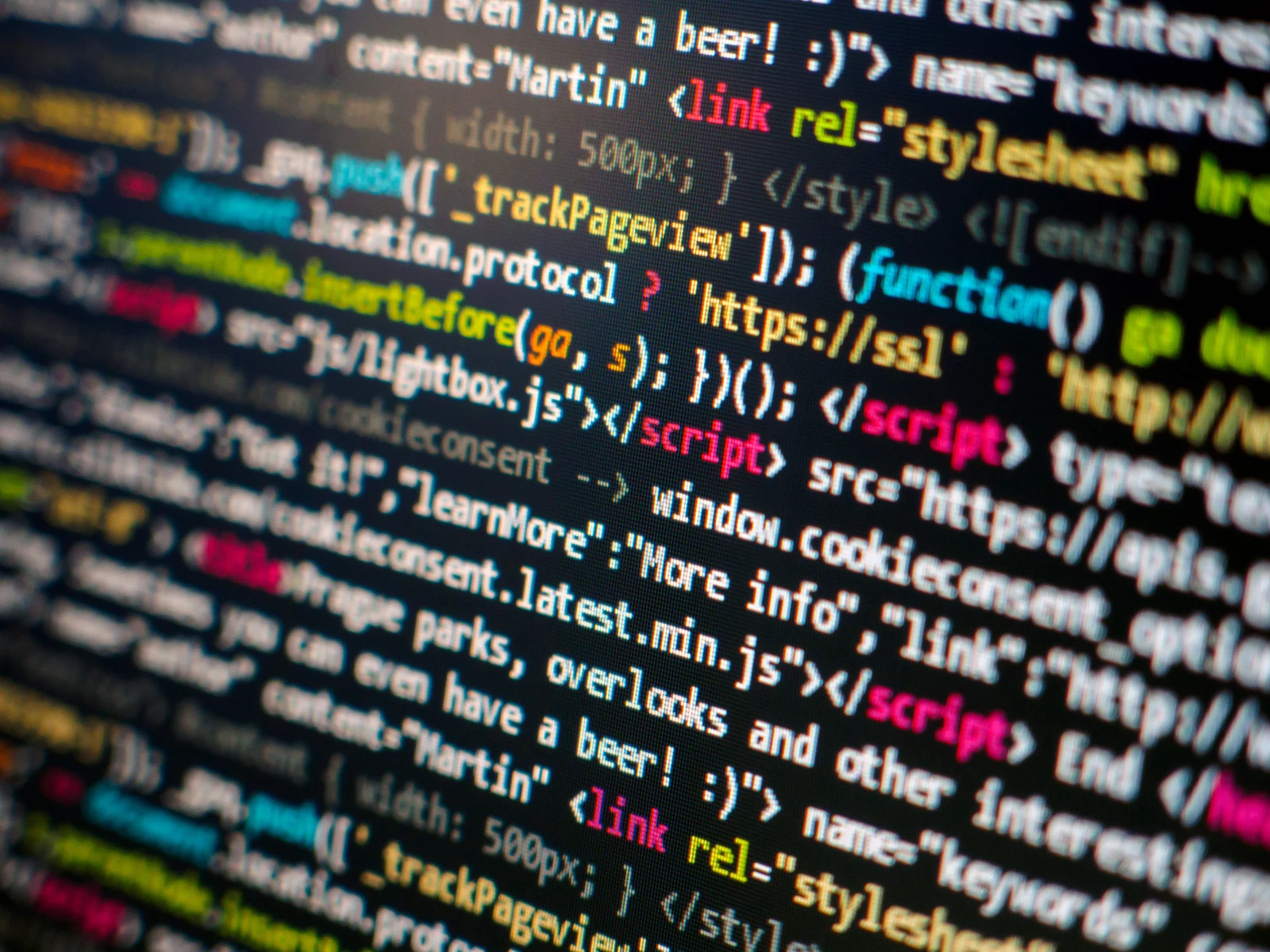 Code source affiché sur un écran d'ordinateur, illustration du développement logiciel