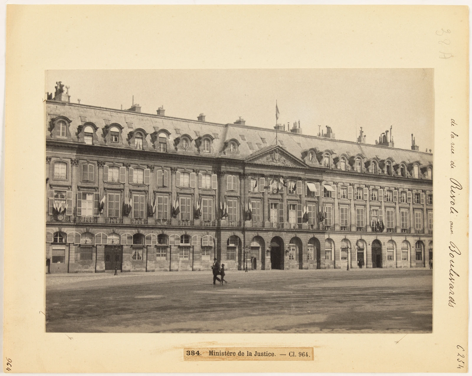 Façade du ministère de la Justice, place Vendôme à Paris, photo d'illustration