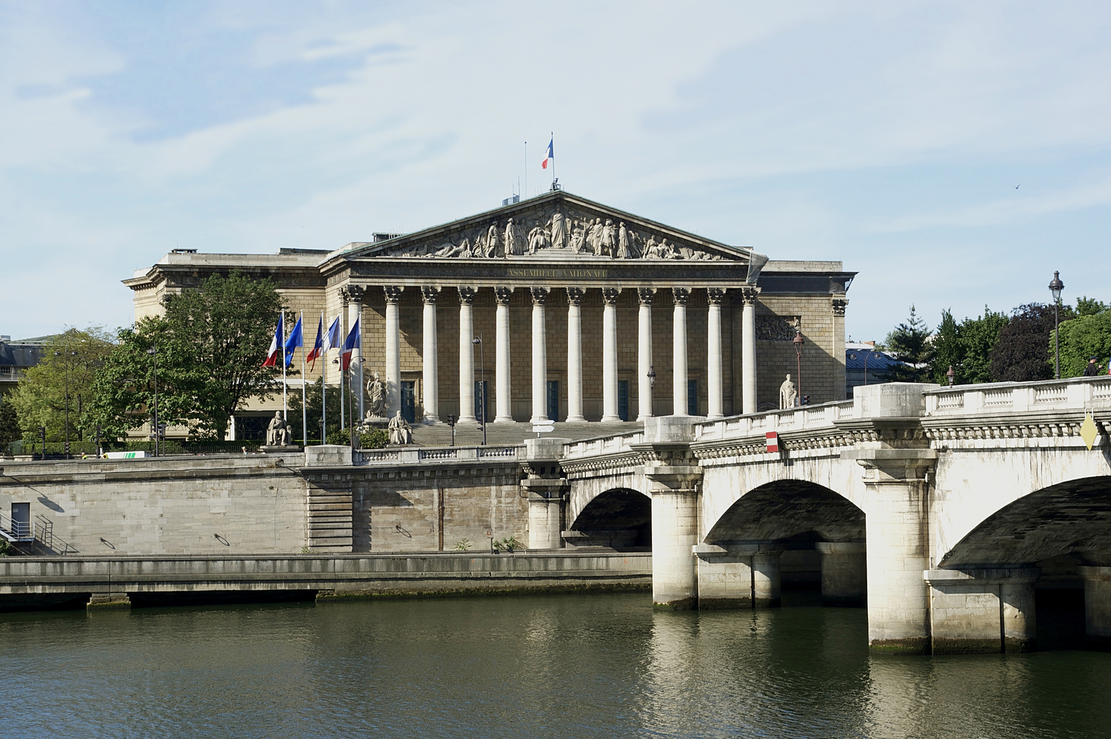 Le Palais Bourbon, siège de l'Assemblée nationale, qui a voté la loi le 21 juillet 2026