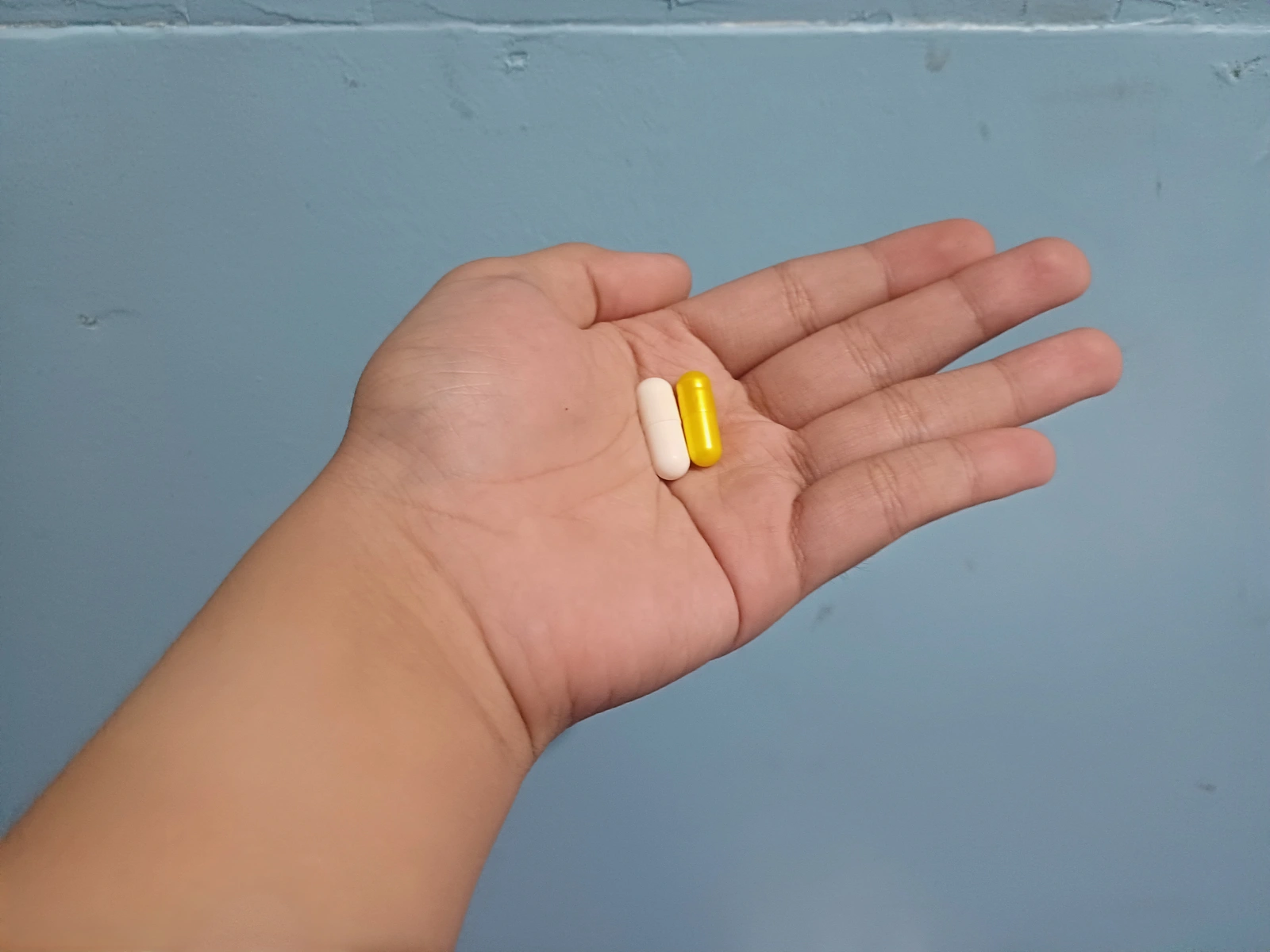 Le Tavneos (avacopan), gélule utilisée contre une vascularite rare, est retiré du marché européen après un problème sur les données de son essai clinique pivot
