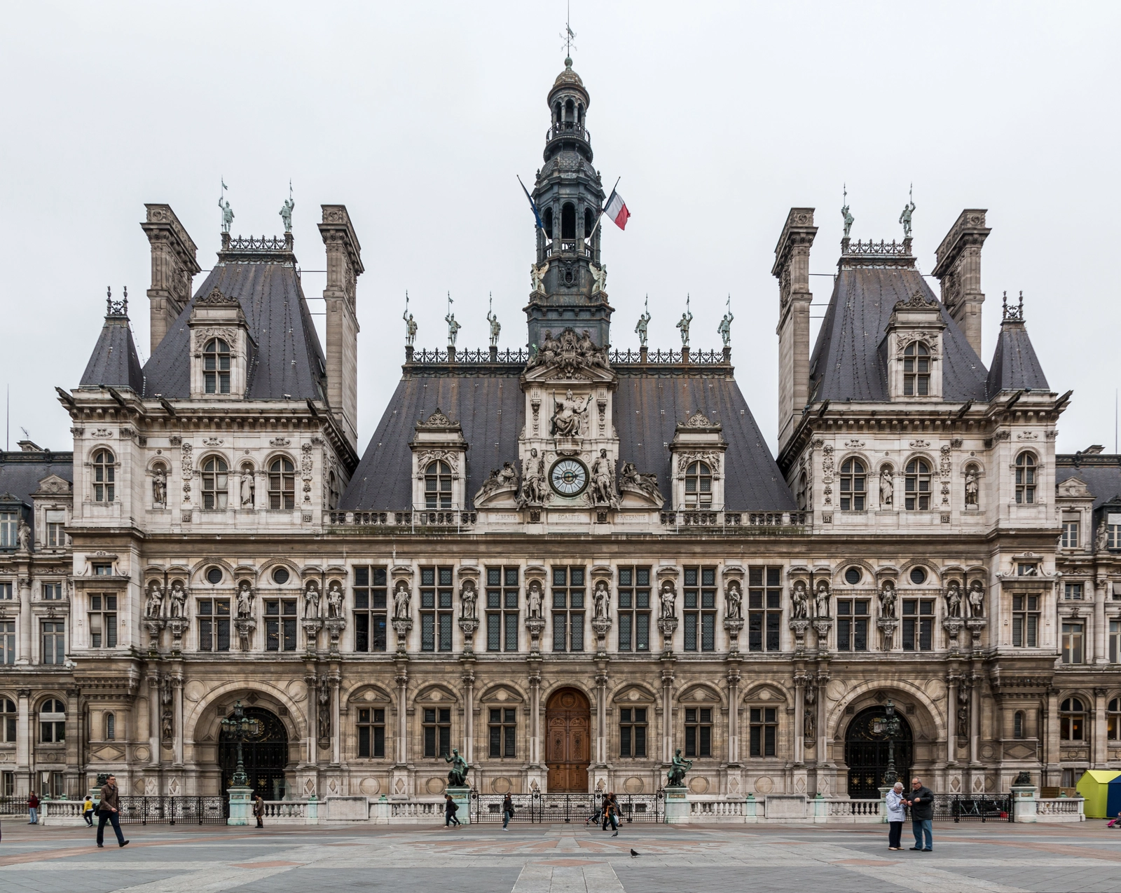 Mairie française, illustration du plaidoyer pour des villes coopératives aux municipales 2026