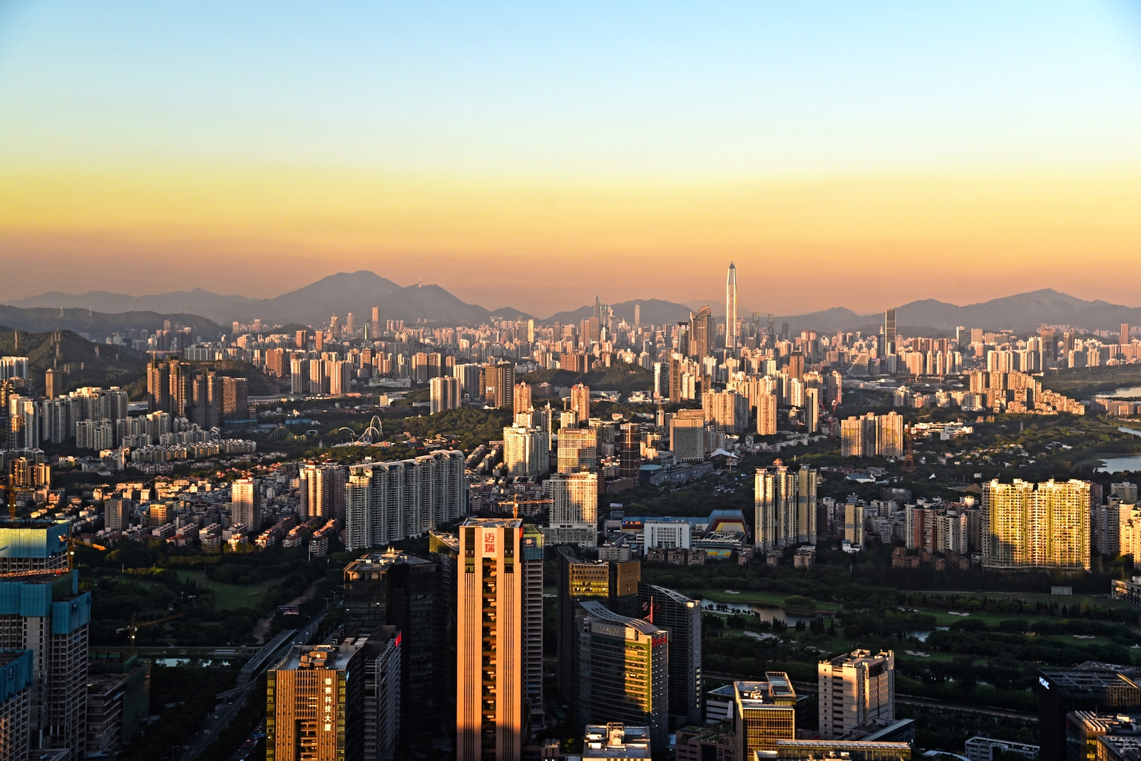 Skyline de gratte-ciel en Chine, symbole du boom immobilier Evergrande