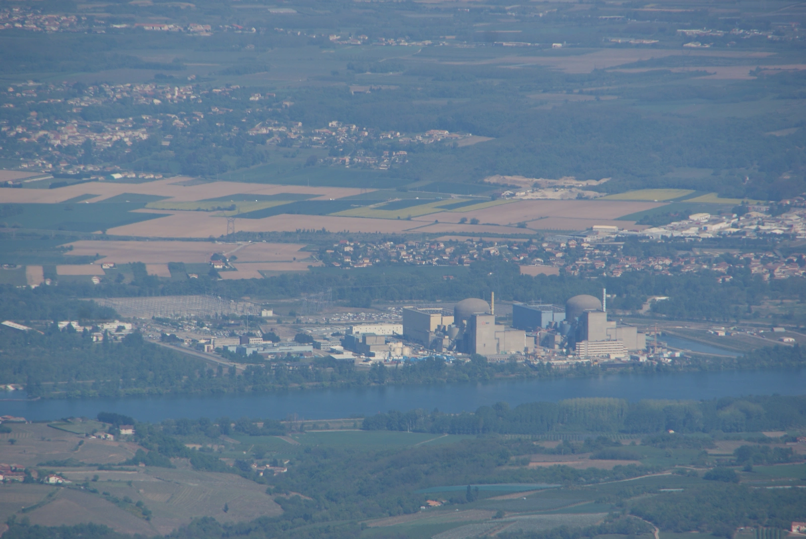 Centrale nucléaire de Saint-Alban sur le Rhône, réacteur nucléaire Saint-Alban arrêté par la sécheresse