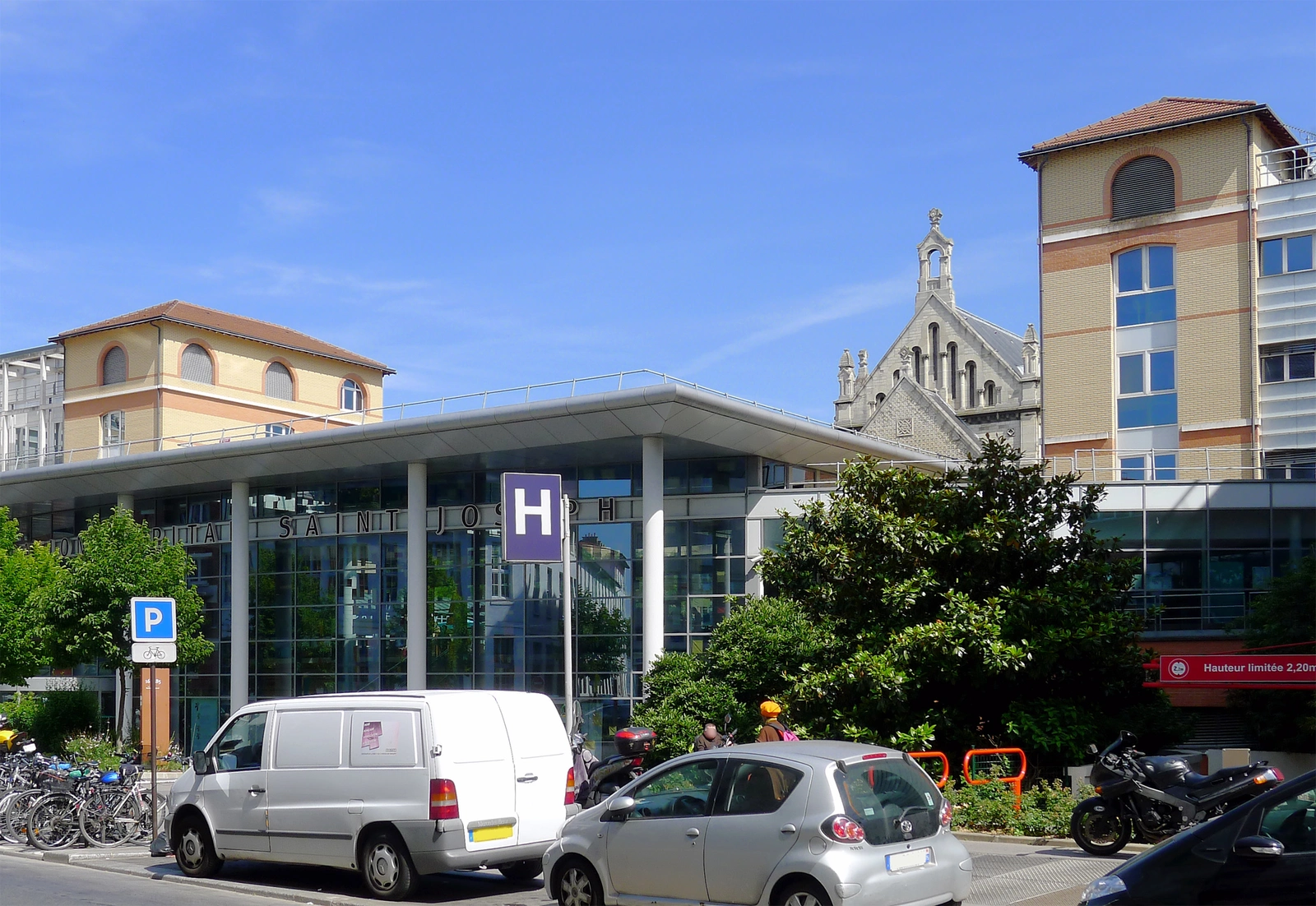 Façade de l'Hôpital Paris Saint-Joseph, hôpital touché par une fuite de données patients